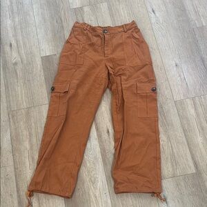 Women's Wide Leg Cargo Pants in Rust